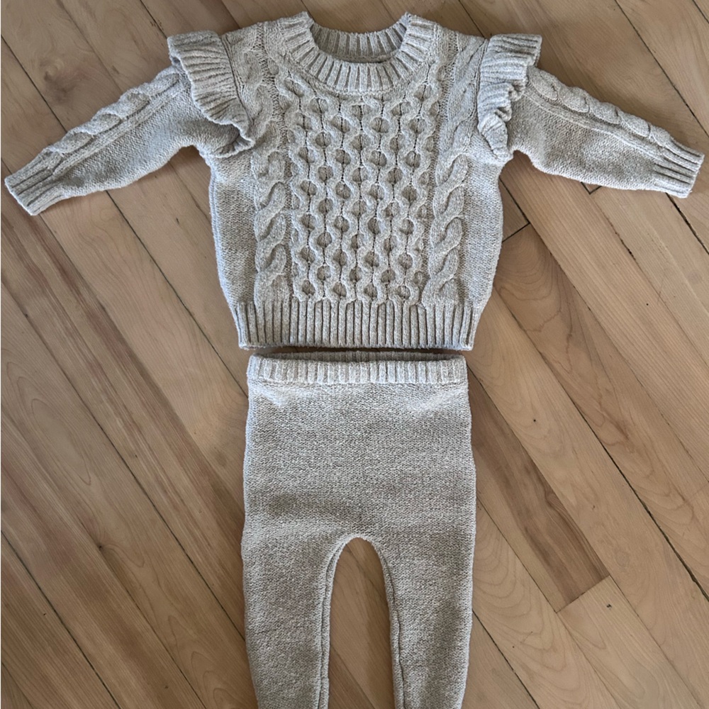 Old Navy - Cream Infant Cable Knit Set
